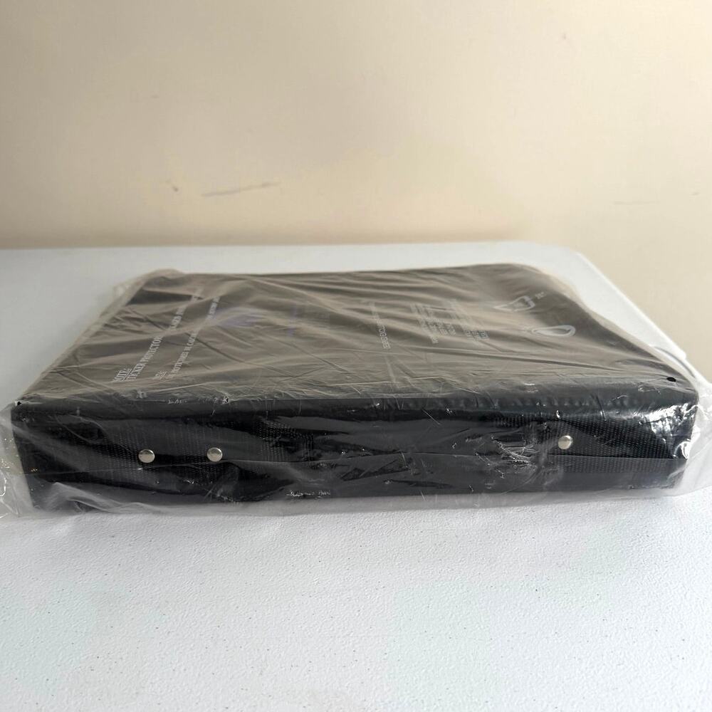New in sealed package Creative Memories Accessory Binder large 3 protectors - Picture 2 of 5